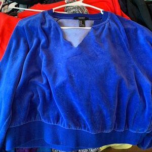 V-NECK long sleeve shirt